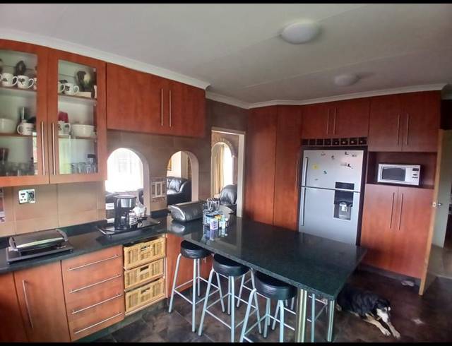 4 BEDROOM HOUSE FOR SALE IN LODEYKO